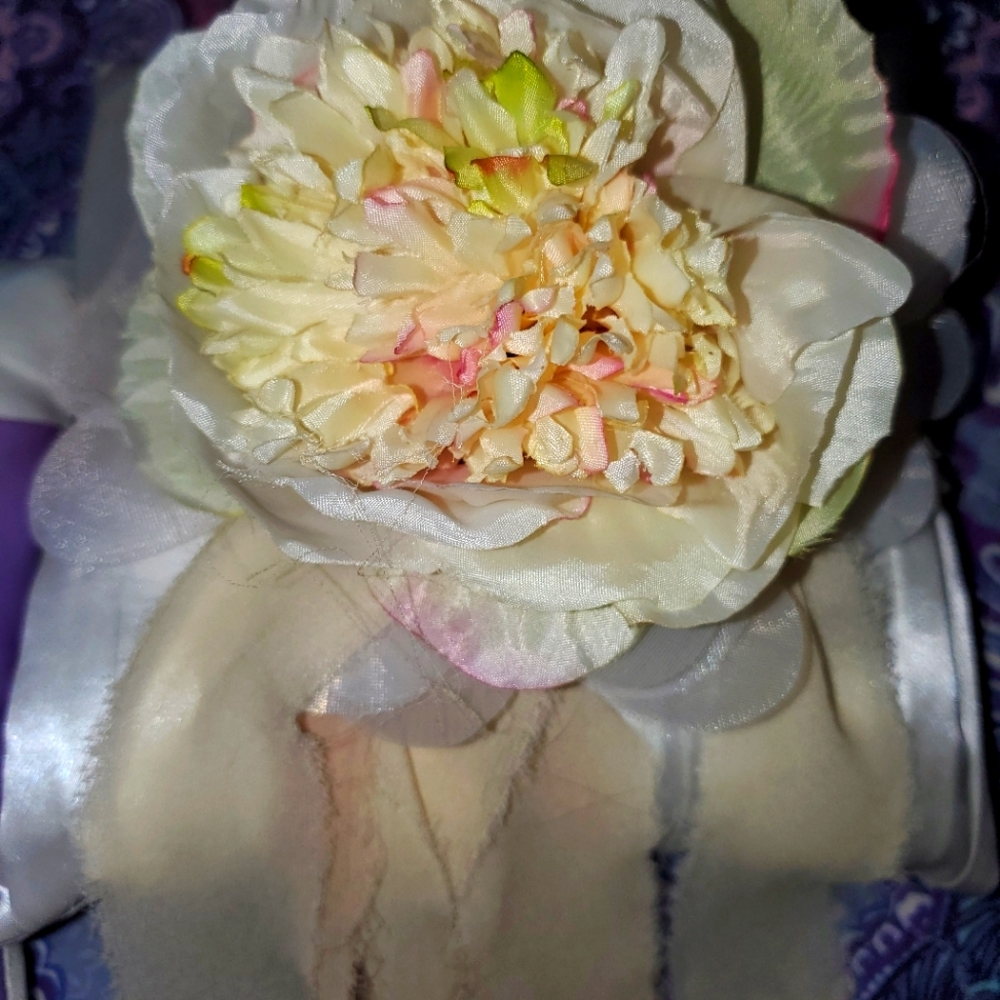 Flower Ring Pillow